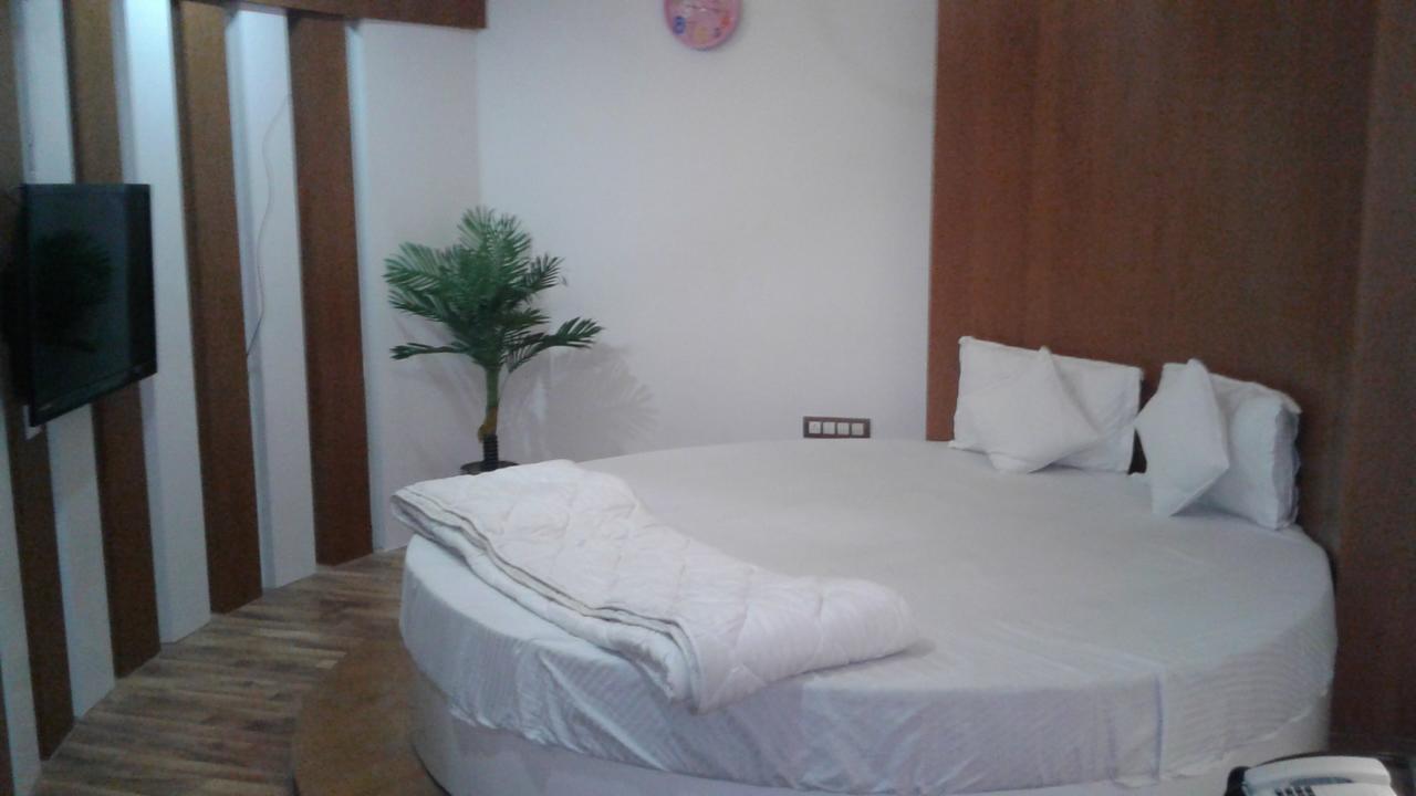 Hotel The Grand Parshwanath Sankeshvar Exterior foto